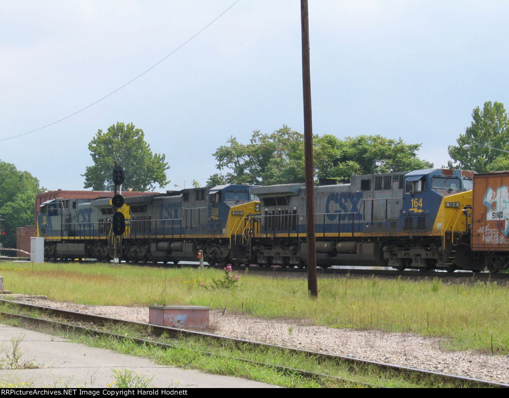 CSX 164 follows CSX 539 & 515